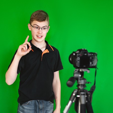 Green Screen Grüner Hintergrund auf Stativ 90"