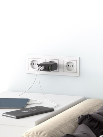 3x USB-C USB-Netzladegerät 68W Goobay BLACK